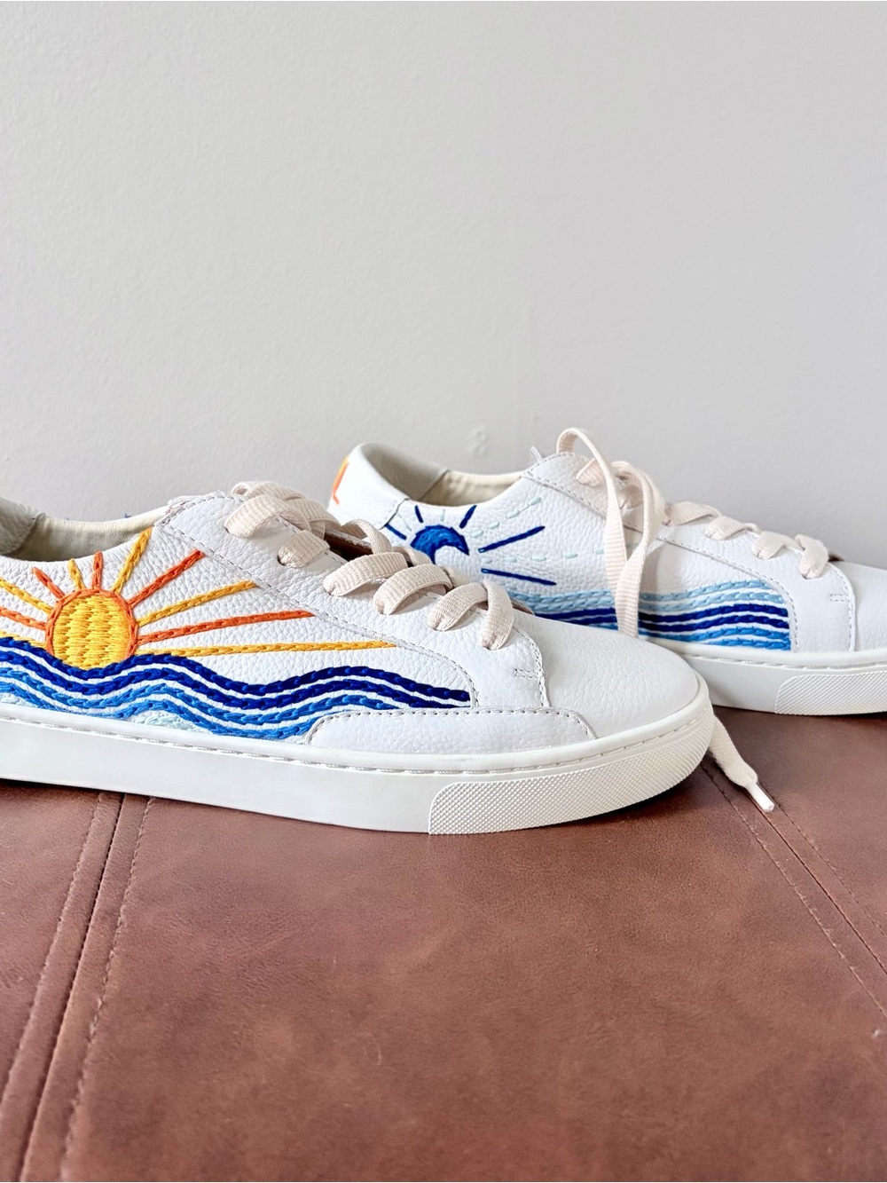 NWT Soludos Leather Sol & Luna Sun Moon Embroidered Sneakers White Lace Up